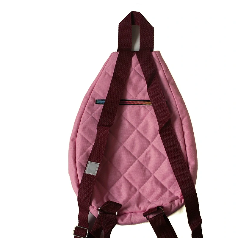 Malý batoh,popruhy přes obě ramena. Výška 34cm x 26 cm