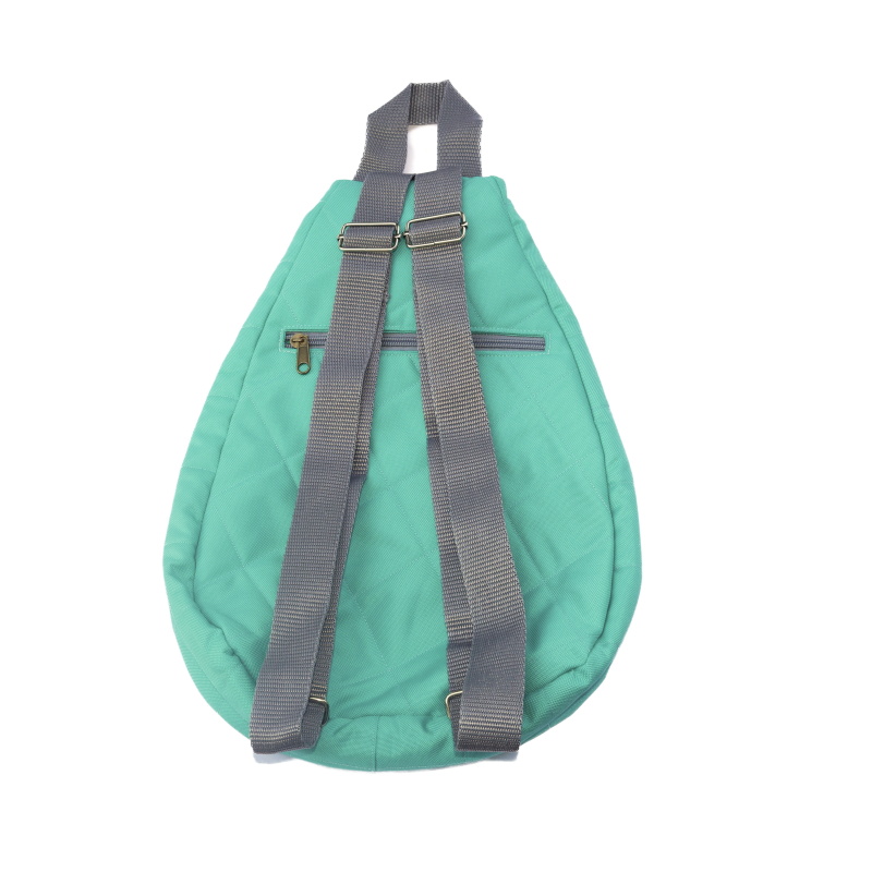 Malý batoh,popruhy přes obě ramena. Výška 34cm x 26 cm